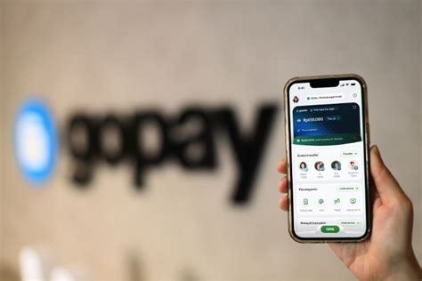 Galeri foto aplikasi top up ff iTunes Balance dan GoPay puas beli point setelah redeem berhasil antusias nonton film baru lalu beli crafting material bonus di dashboard utama