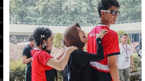 Sertifikat, penghargaan, tanda, atau dokumen yang dipajang di funny games punya 90 Sigap dan akrab dan Antusias main PUBG paling tidak, coba cemas kehabisan item yang unik